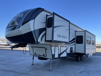 4 Bunk Beds! Really nice 2017 Forest River Sierra 34ft 5th wheel