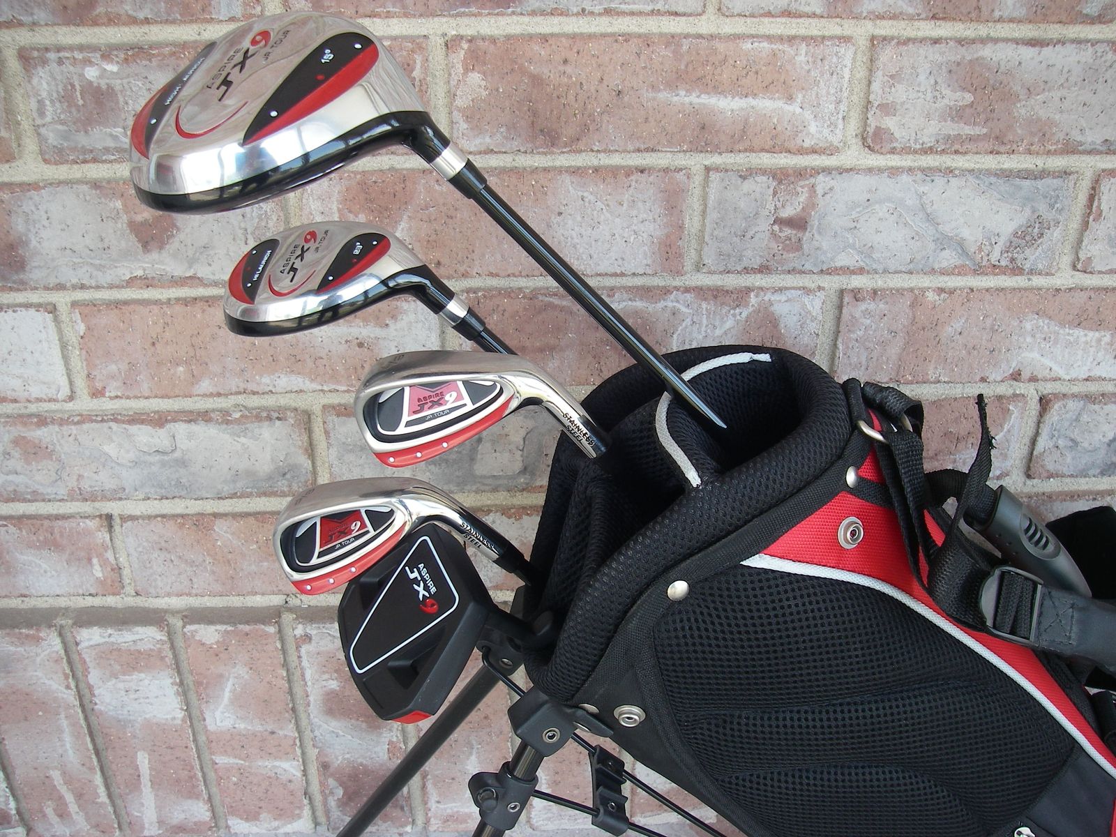 Junior Golf Clubs Set,  For 50"-53" Tall Players, ASPIRE JX9, 6-PC, Hybrid, Graphite Shafts, Stand Bag, RH, Like New, JR, Kids