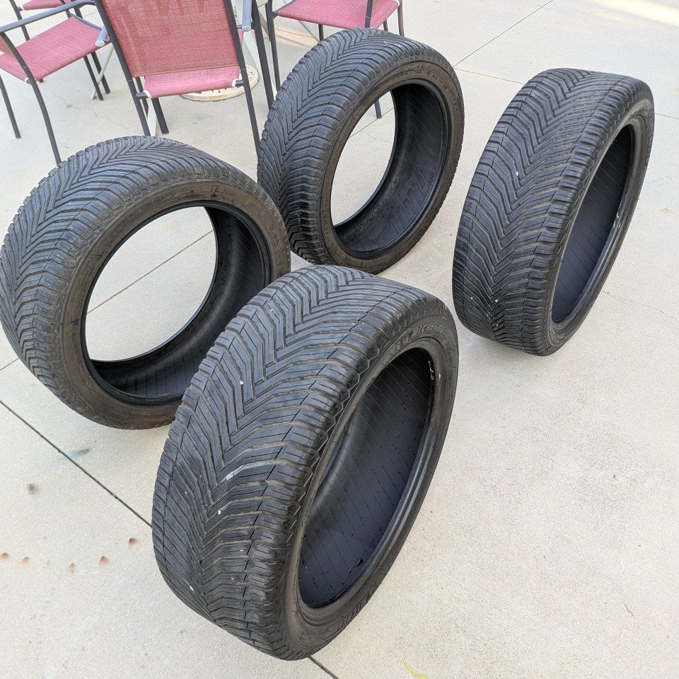 4 new Michelin cross climate 2 tires 275/40R21
