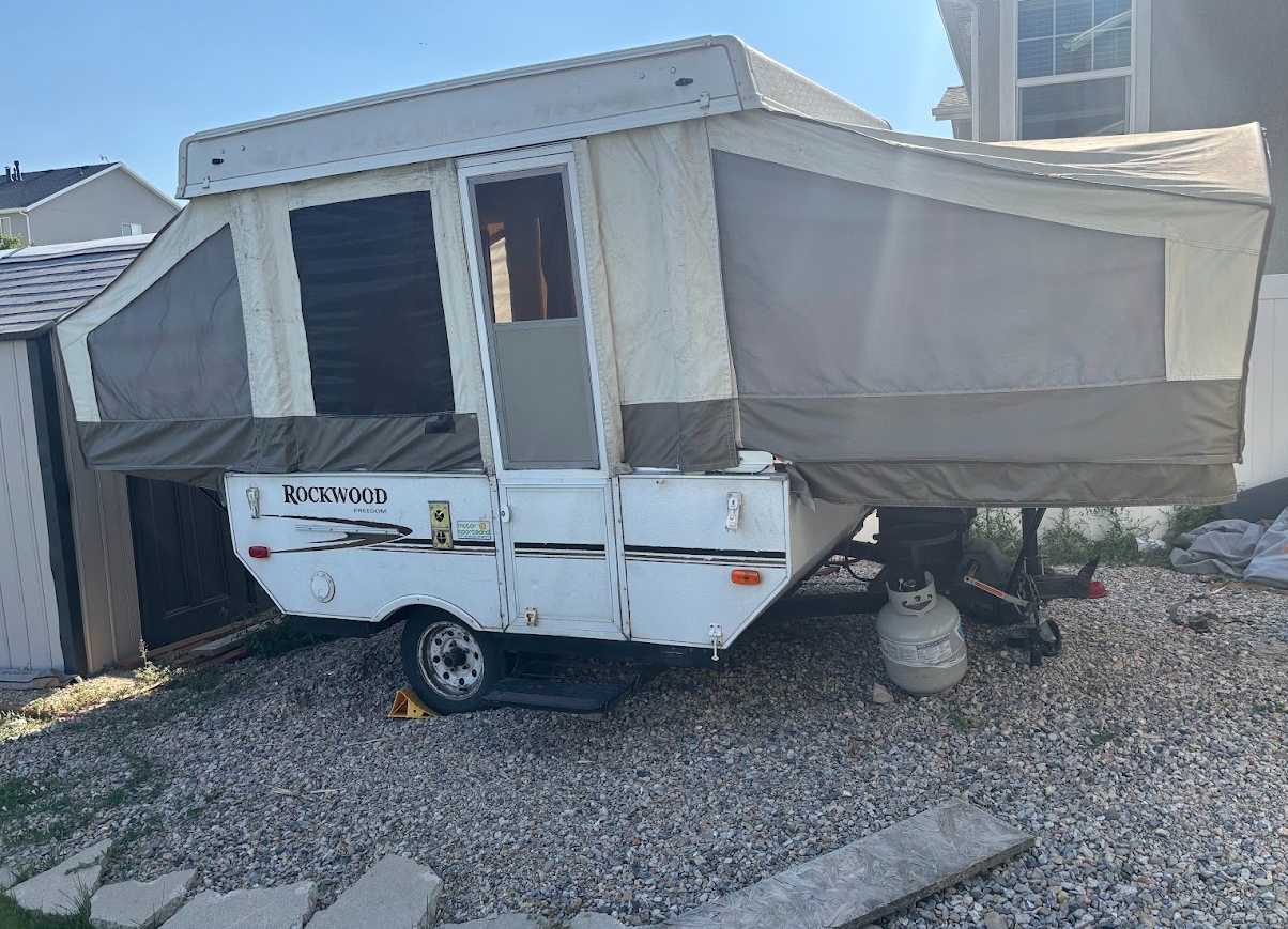 2011 Rockwood Freedom Pop-Up Travel Trailer - Compact & Ready for Adventure