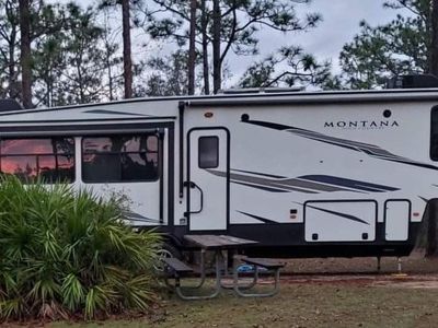 2021 Keystone Montana High Country 330RL 5th Wheel RV - 4-Season Living
