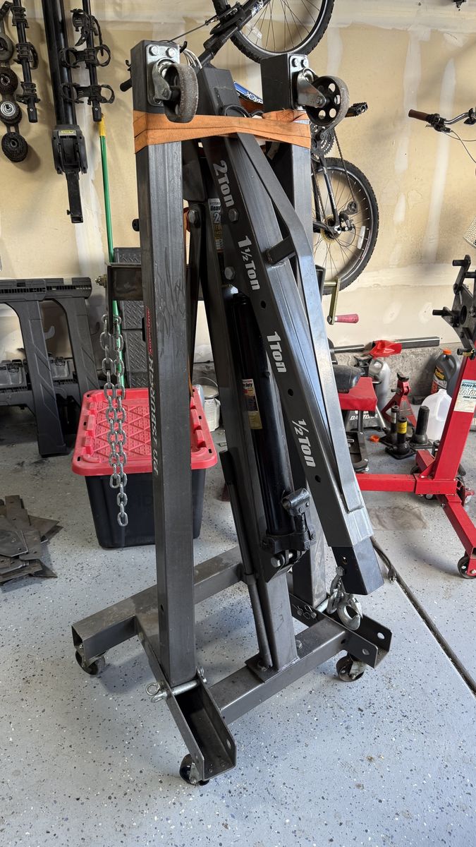 Engine hoist and engine stand
