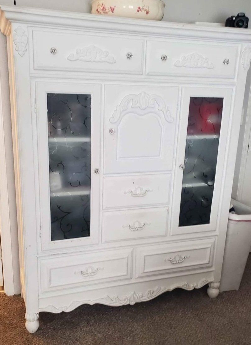 French cabinet