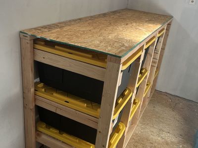 Custom tote storage