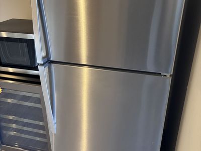 Whirlpool 18cu.ft 30in.wide Top Freezer Fridge