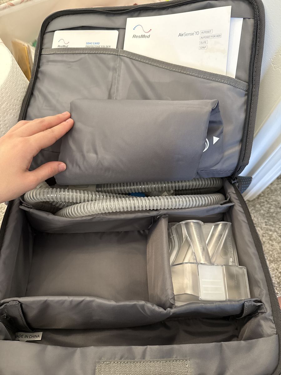 Sleep therapy equipment bundle – hose, humidifier chamber, travel case