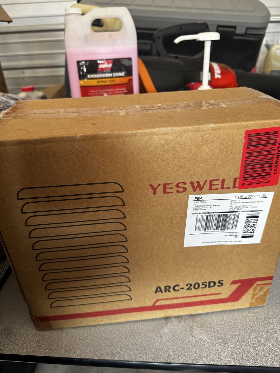 YESWELDER ARC-205DS Portable ARC Welder 205 Amp Machine in Original Box