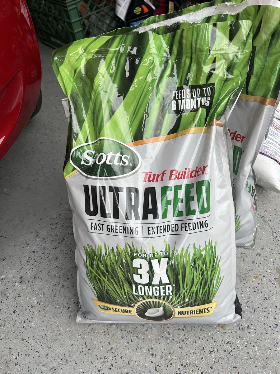NEW sealed Scott’s ultra feed lawn fertilizer