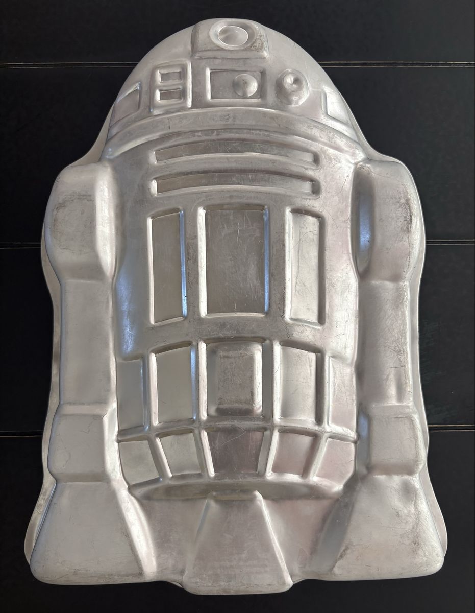 Vintage Wilton Star Wars R2-D2 Aluminum Cake Pan (1980)