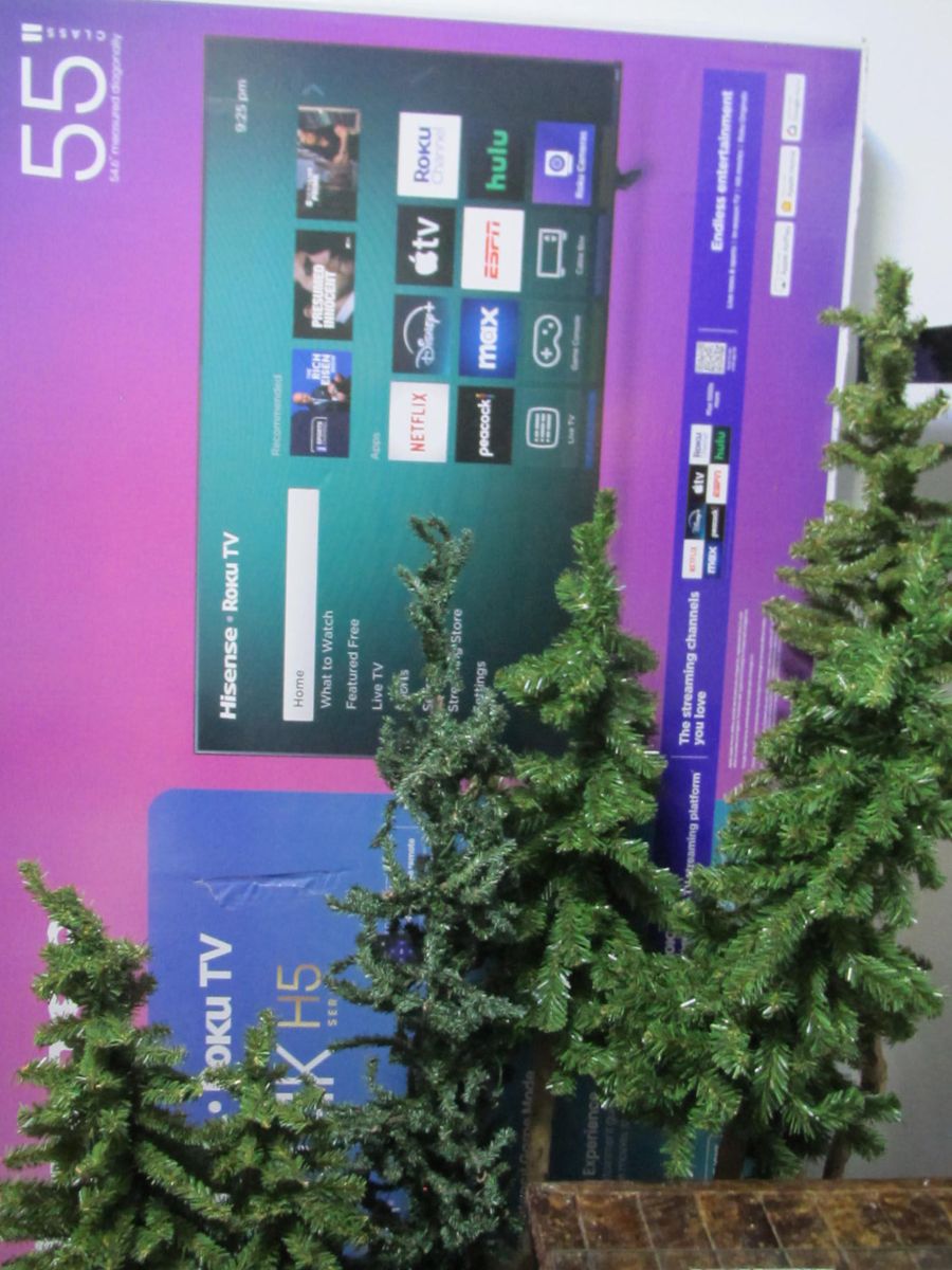 55" HISENSE SERIES 5 4K UHD ROKU TV BRAND NEW IN BOX