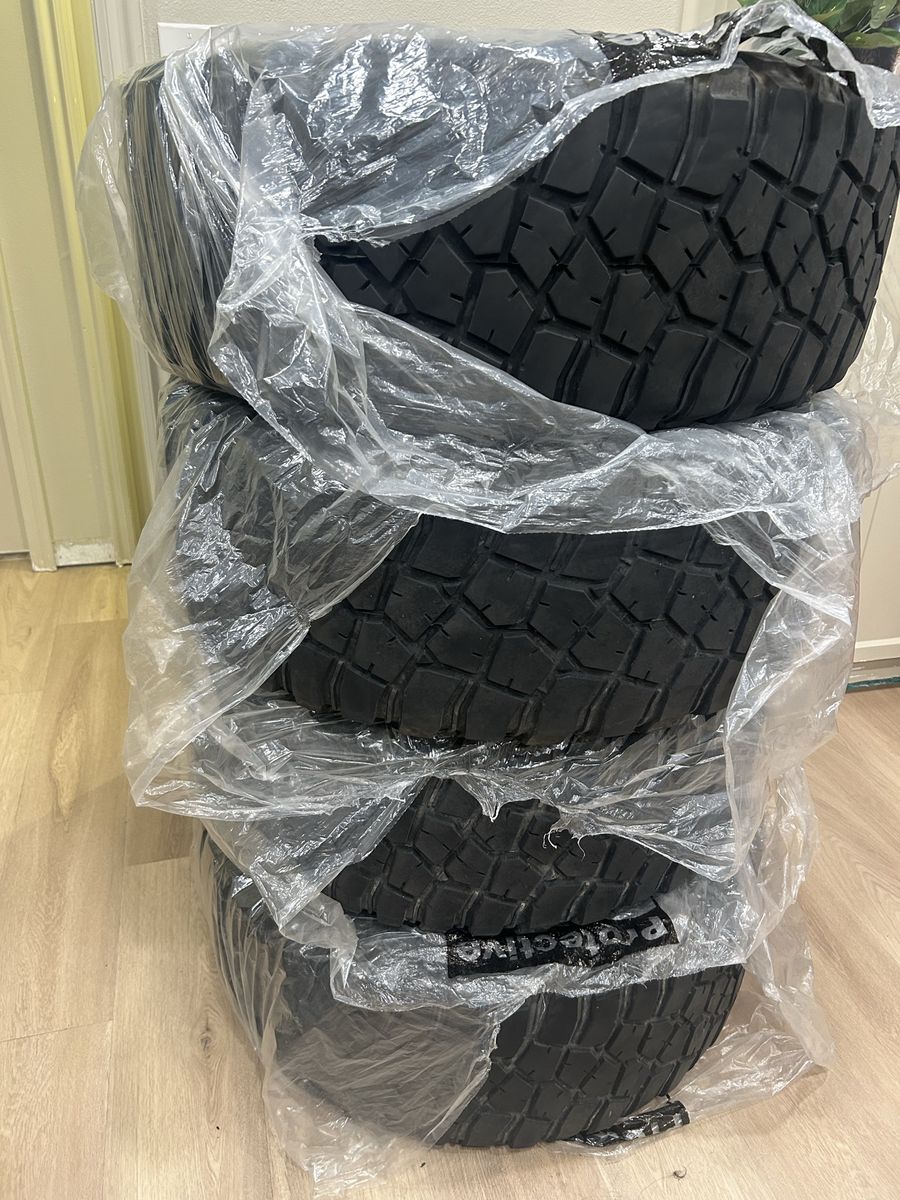 BFGOODRICH KM3 285/70/17