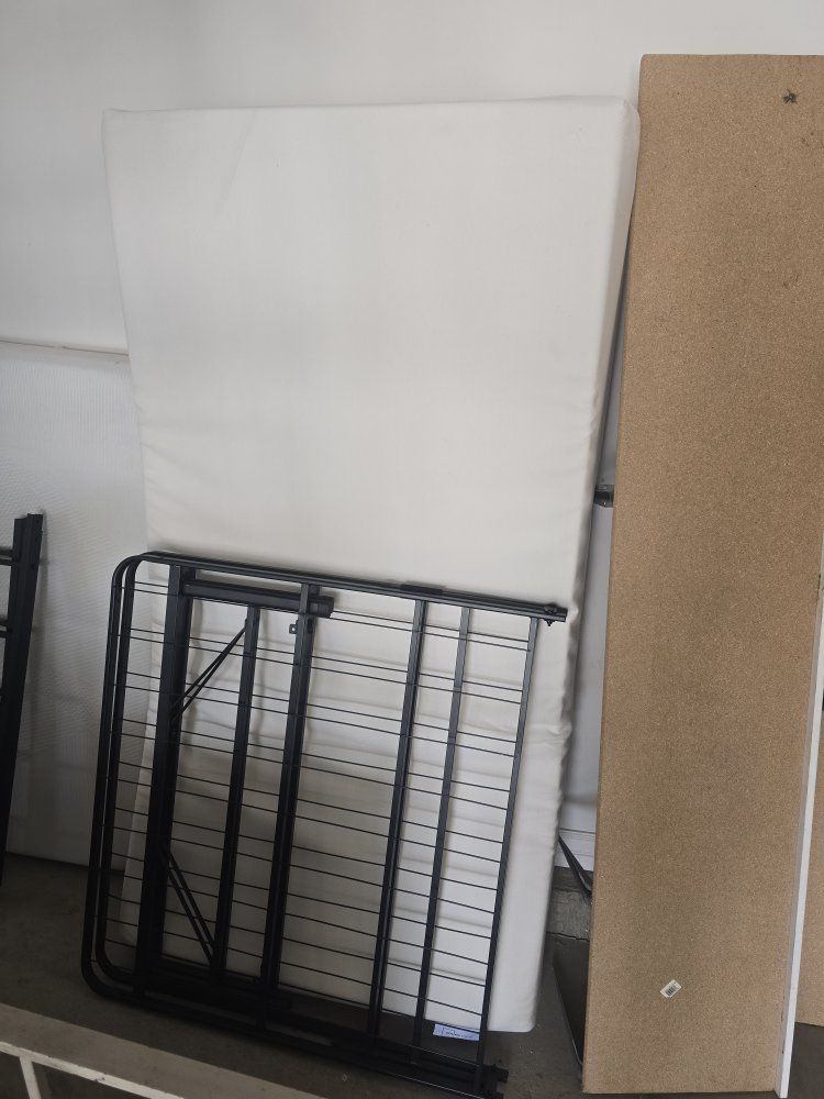 mattress and metal box spring twin