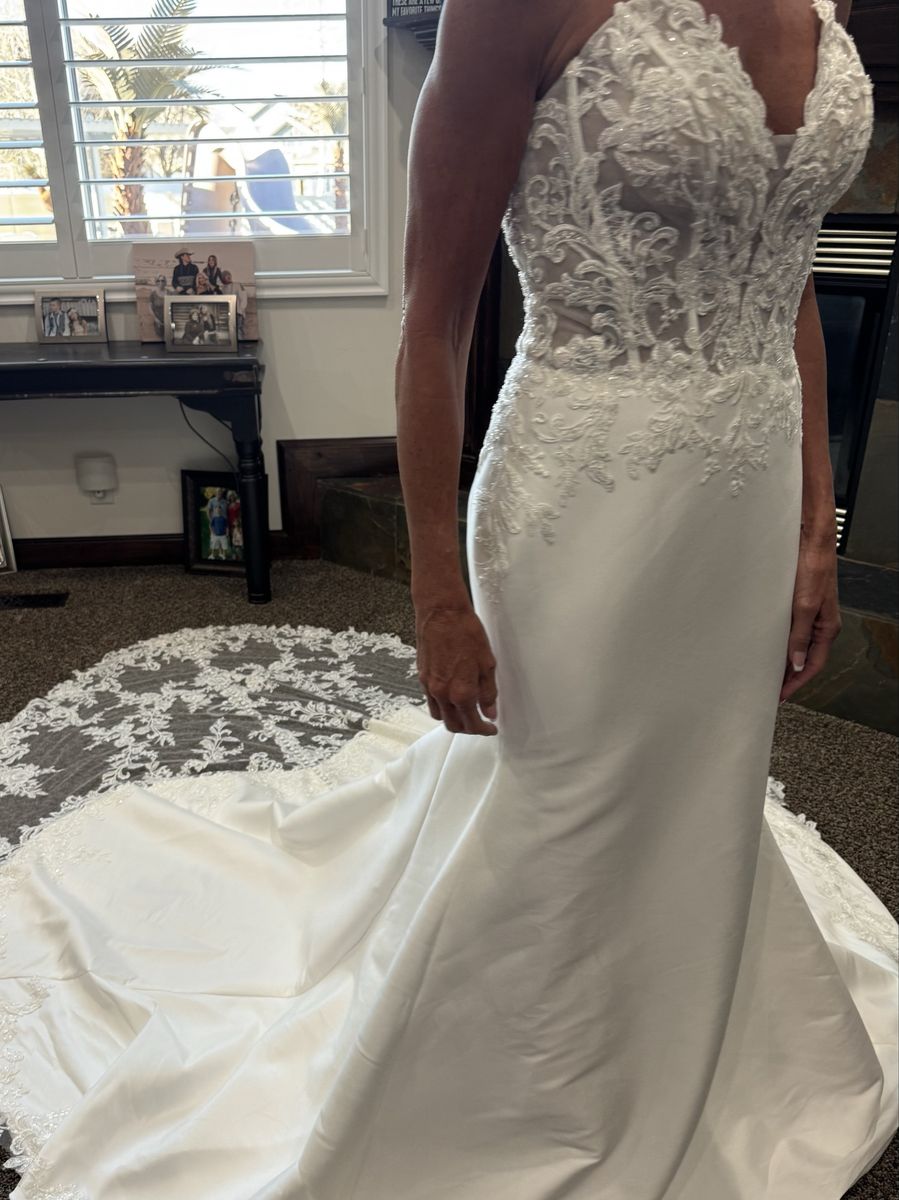 Elegant Brand New Wedding Dress You Got On
