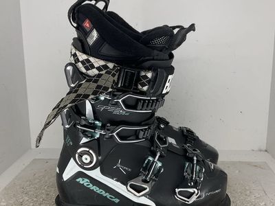 2024 Nordica Women's Speed Machine 105 *Punches*