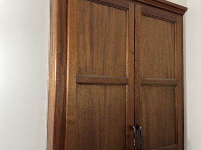 Wooden Double Door Wall Cabinet with Crown Molding