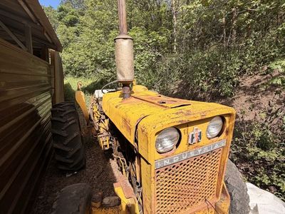 International Harvester 2504 Industrial Tractor