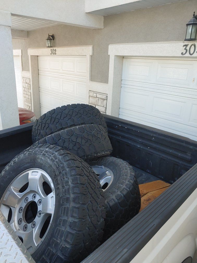 Set of 4 Used Klever R/T LT275/70R18 Tires on Rims - Good Tread, Minor Rim Wear