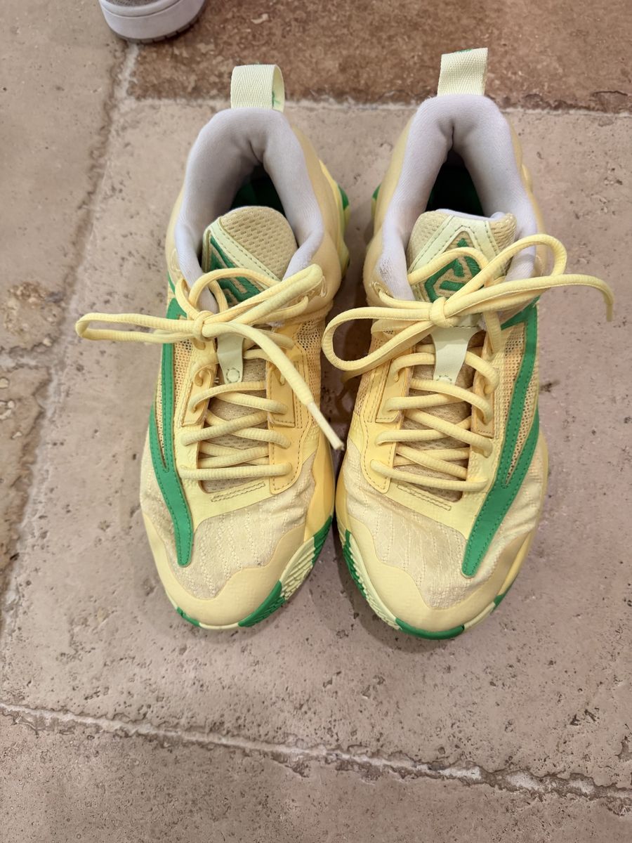 Adidas Giannis Immortality 2 Yellow Green Basketball Shoes Men's size 7
