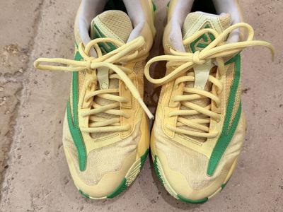 Adidas Giannis Immortality 2 Yellow Green Basketball Shoes Men's size 7