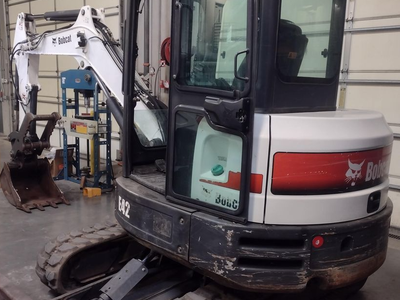 2015 Bobcat E42 Mini Excavator – Cab, Heat/A/C, Long Arm, Hydraulic Coupler