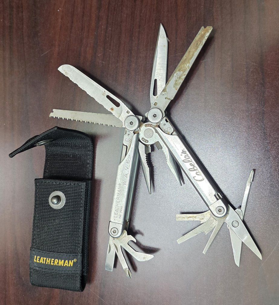 LEATHERMAN Wave Multi-Tool/Folding Pocket Knife