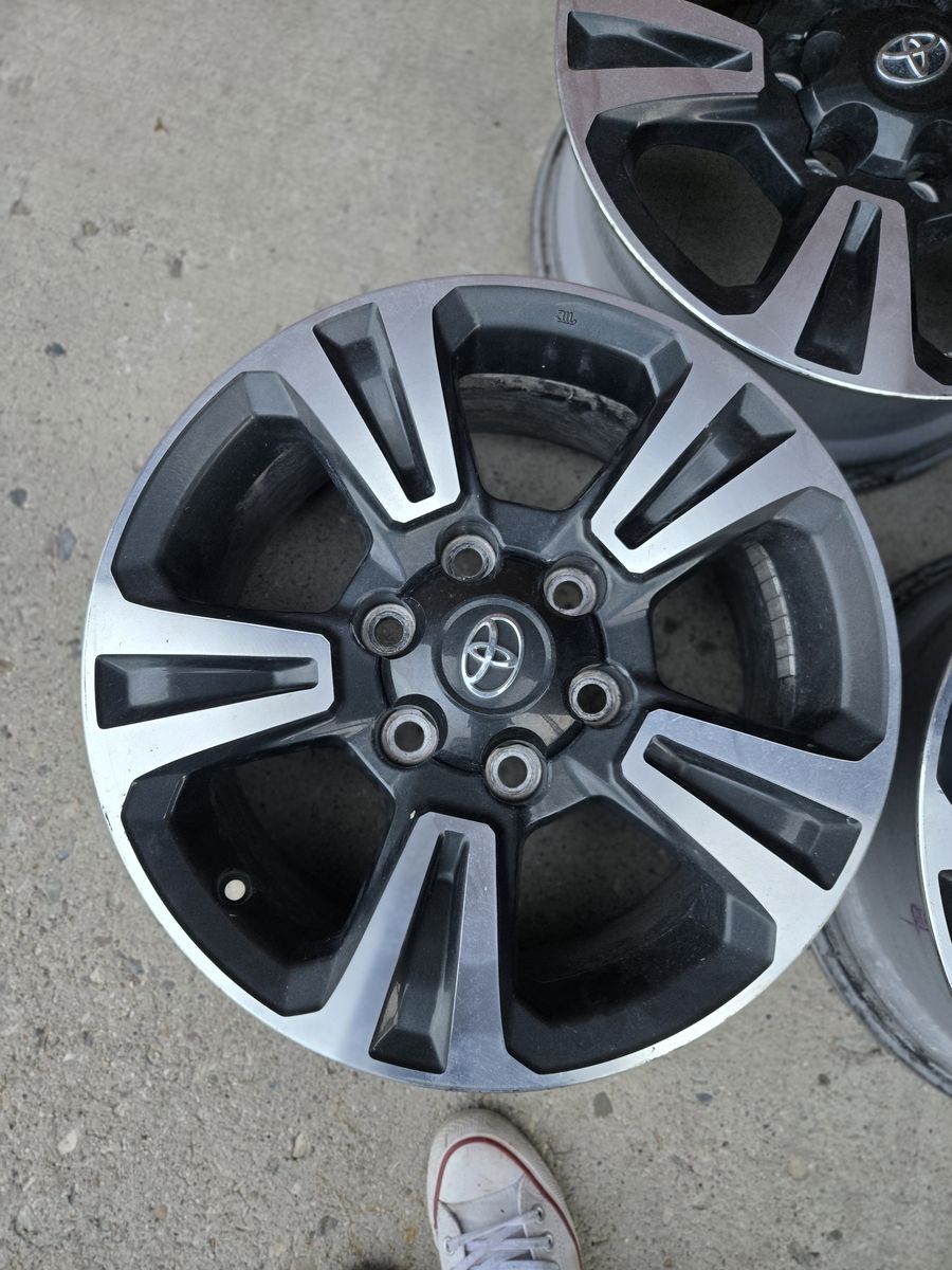 Set of 4 17" truck rims.