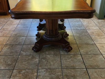Table with 6 chairs
