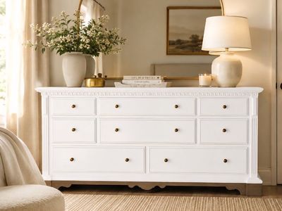 Beautiful Kling Colonial 8 Drawer Dresser!