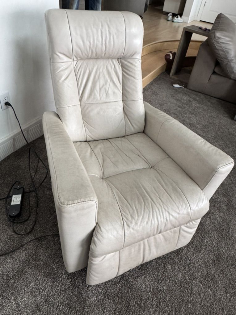 Recliner - Electric & Swivel
