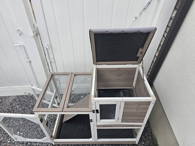 Barely used bunny hutch