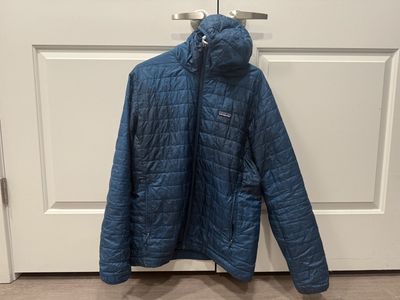 Patagonia Nano Puff Hoody Men’s L – Cement Blue