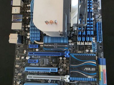 MOTHERBOARD PLUS - Asus P8Z68 Deluxe with RAM