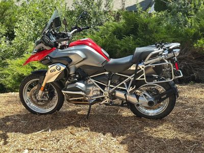 BMW R-1200 GS in excellent condition