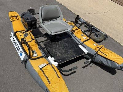 Outfitter XT Pontoon Boat