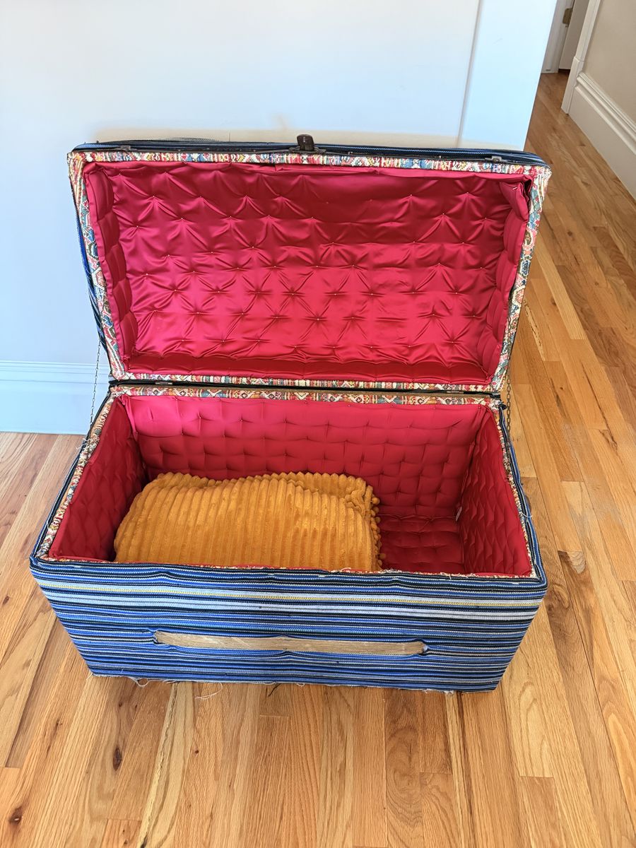 Vintage Steamer Trunk / Storage Chest