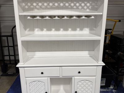 White Buffet Hutch (Priced to MOVE!)