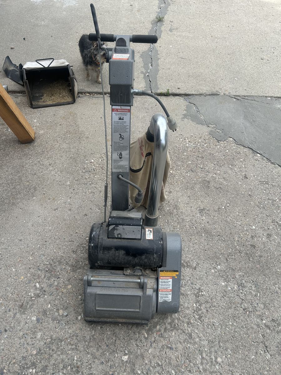 Hardwood floor drum sander