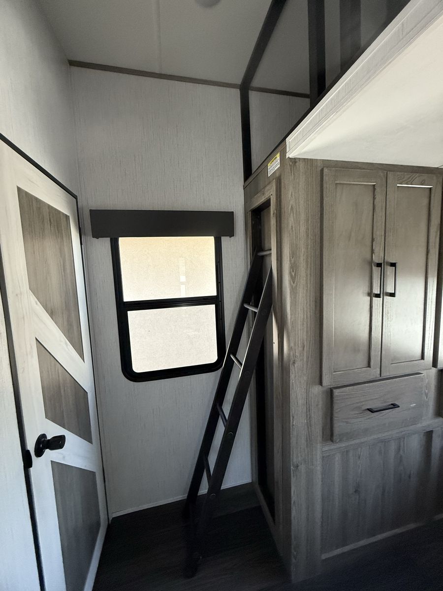 Main image 11