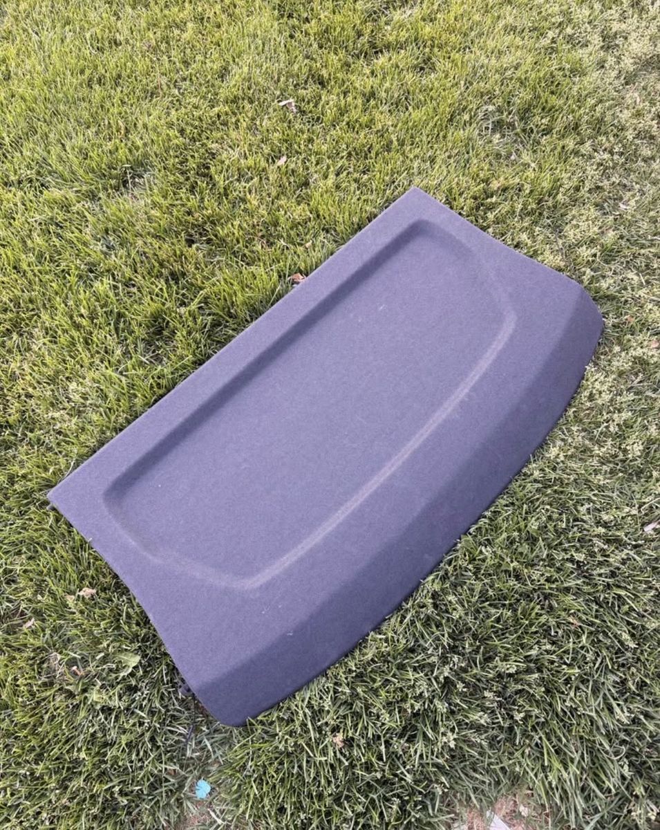 Authentic OEM audi Q3 cargo cover