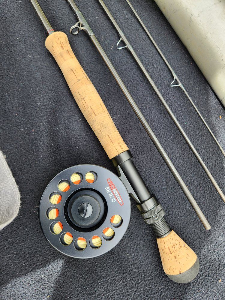 9094 Graphite USA and Redington reel combo