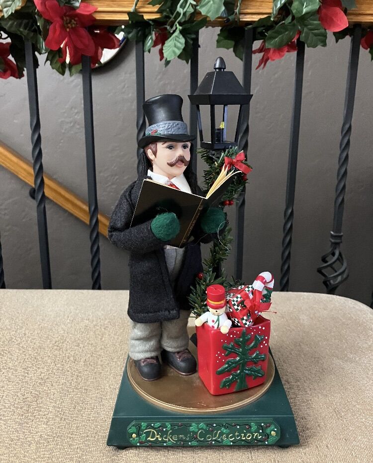 Dickens Vintage Collection Musical Caroler