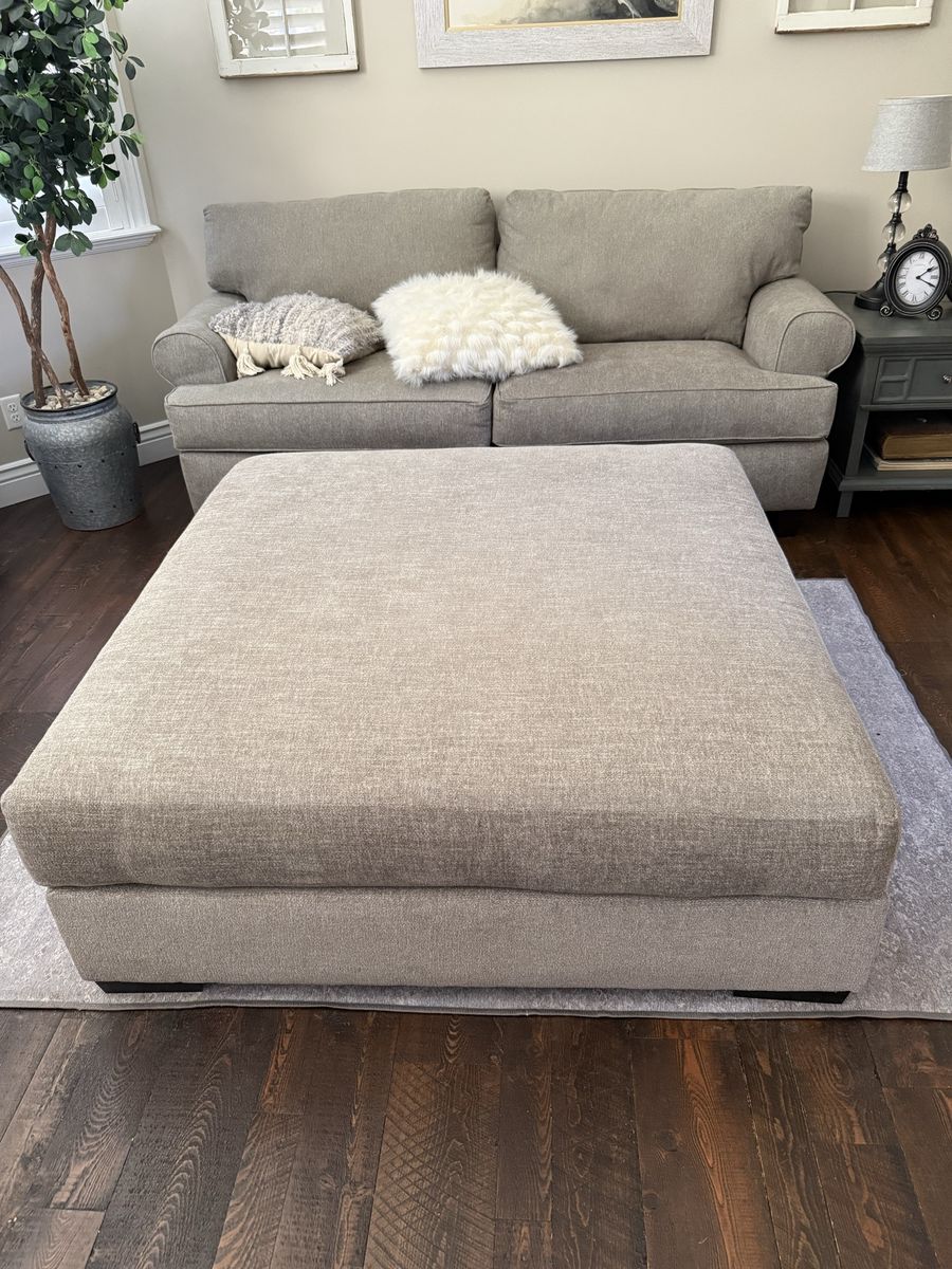 Ali Cocktail Ottoman