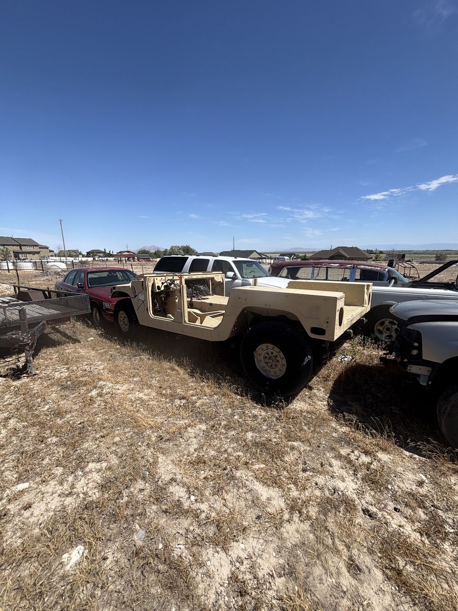 Humvee part out