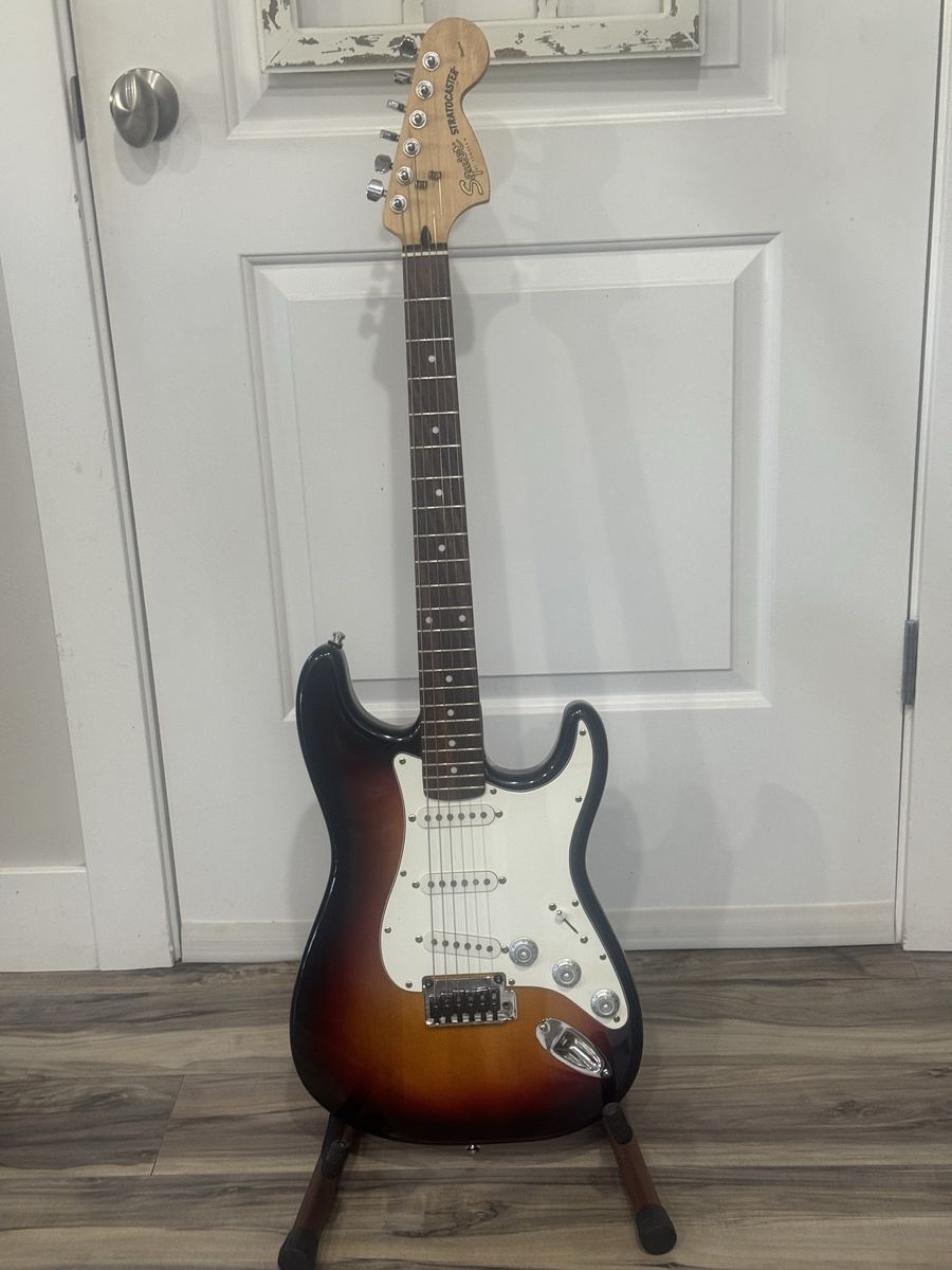 Fender Squier Sunburst Stratacaster Electric Guitar