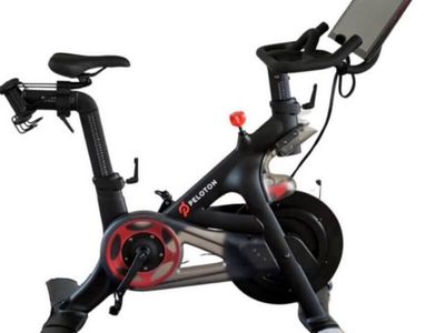 Peloton W/ Shoes/weights