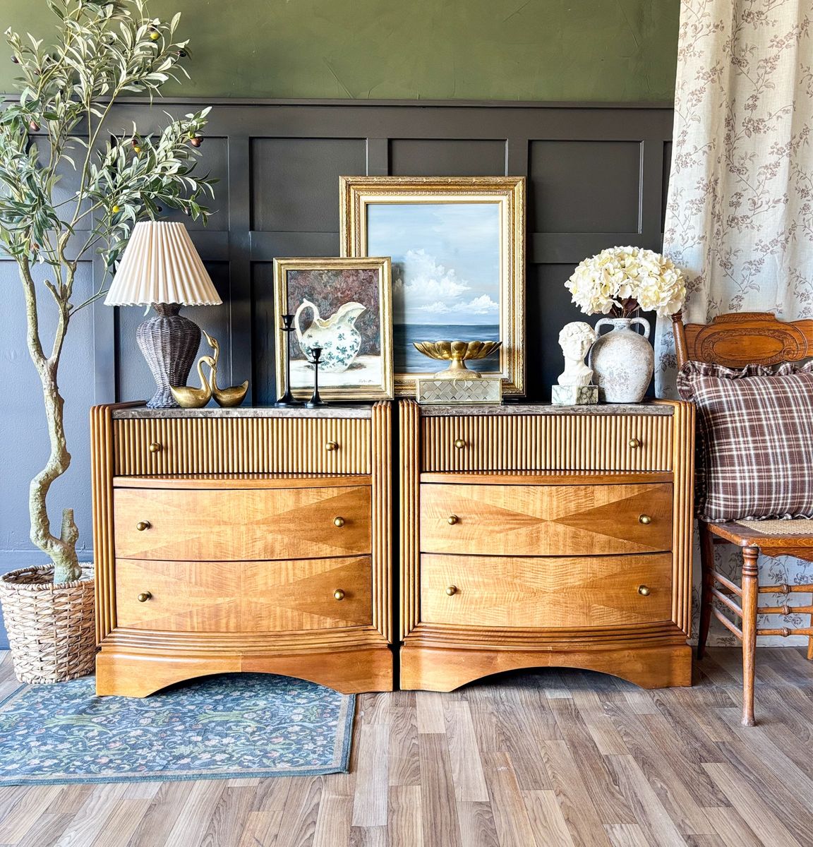 *FREE DELIVERY* Collezione Europa Contemporary/Modern Nightstands
