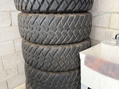 37/12.50/17 Maxxis Razr Mt