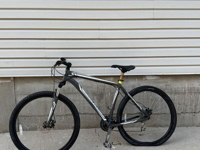 Specialized Hardrock Mountain Bike 29”
