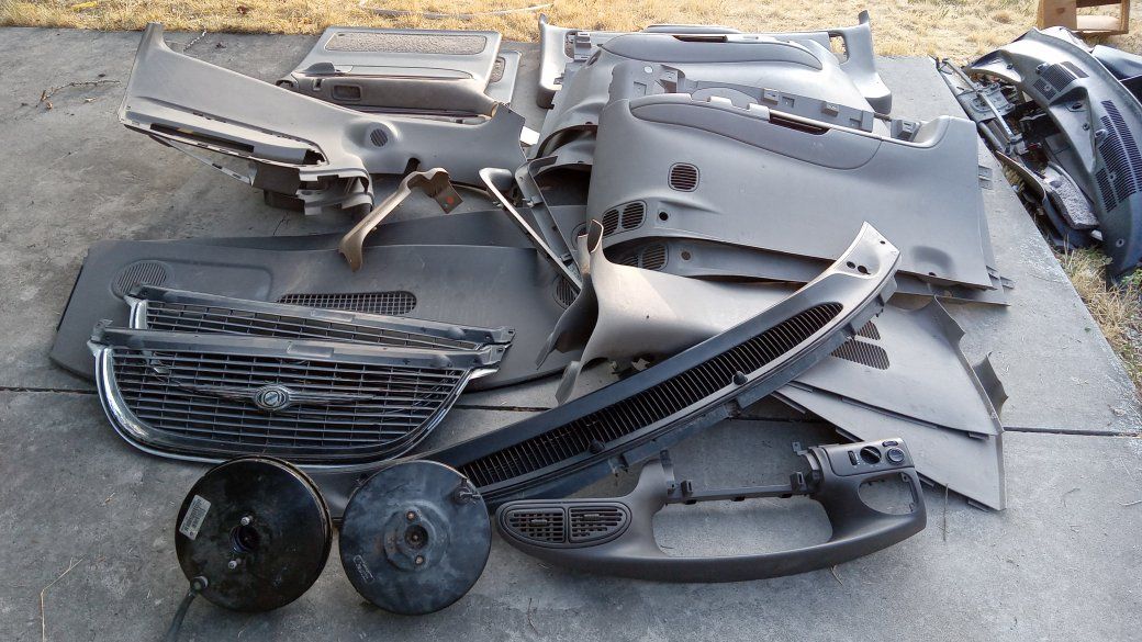 1999 Chrysler Town & Country Parts - Parting Out / Multi-Item Deal