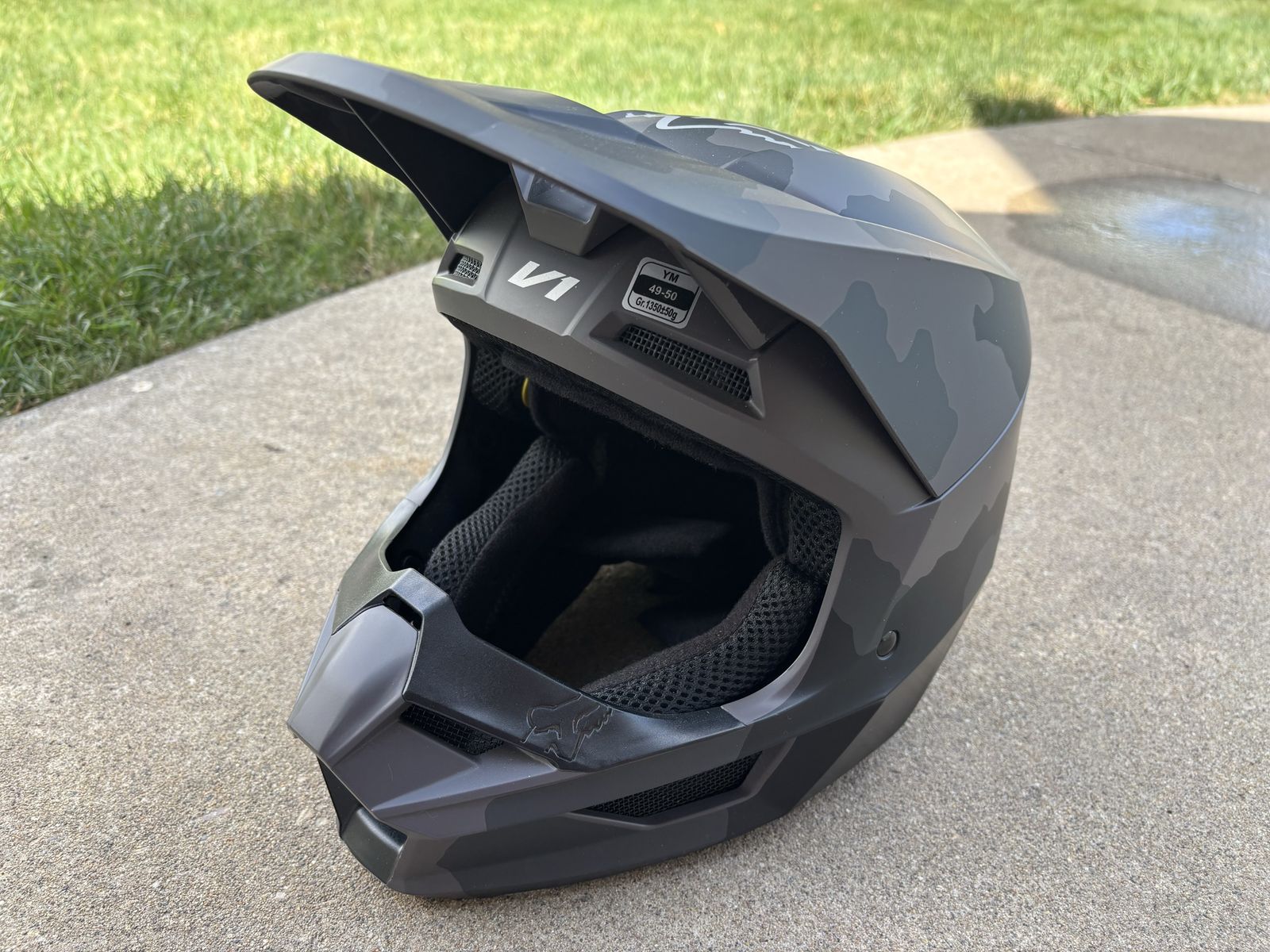 Fox V1 Motocross Helmet - Youth Medium (YM) 49-50cm - Dark Grey Camo